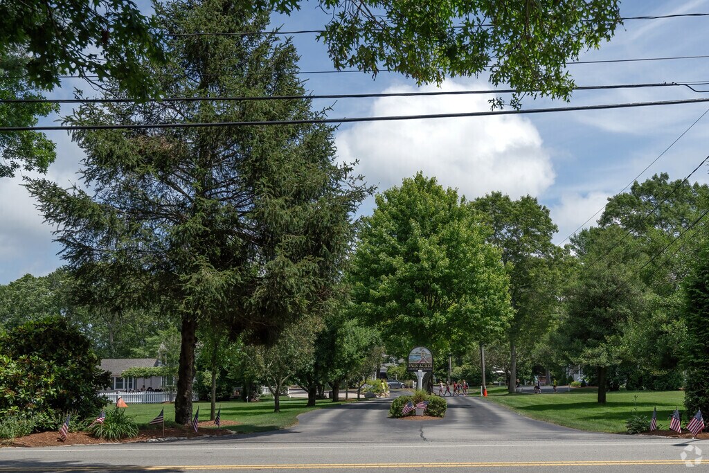 Fair Acres Country Day School is a delightful school for children 2.9 through 5 years old.