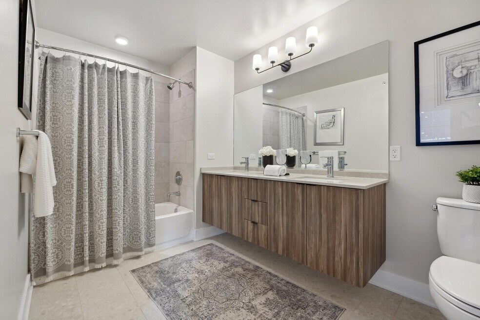 641 W Grand Ave unit S, Chicago, IL 60654 - photo 1