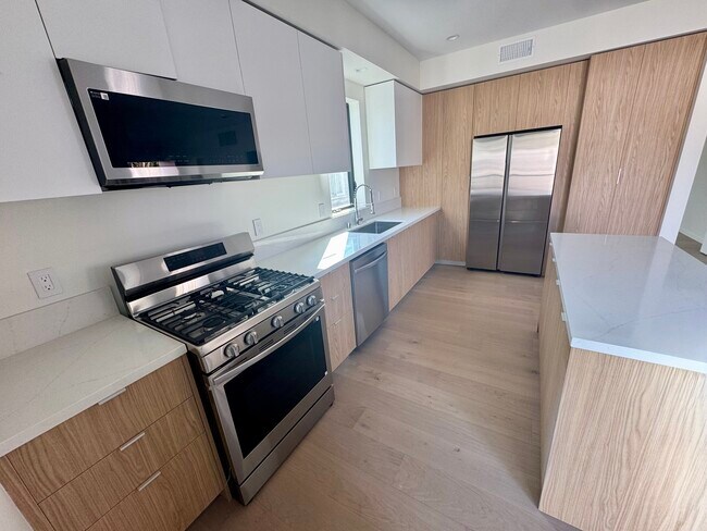 2520 5th St unit D, Santa Monica, CA 90405 - photo 5