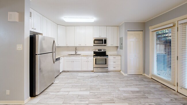 3942 W Alabama St unit 7, Houston, TX 77027 - photo 2