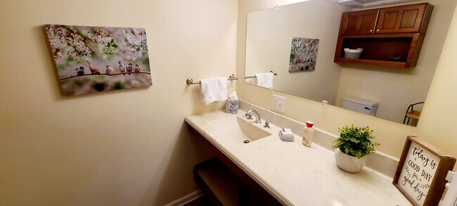 496 Lawnview Dr unit 496 Lawnview Dr Apt, Morgantown, WV 26505 - photo 6