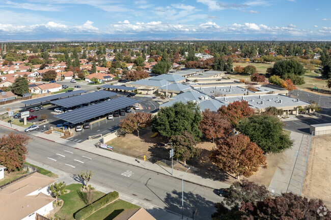 William Saroyan Elementary School is situated in a quiet part of Fresno.