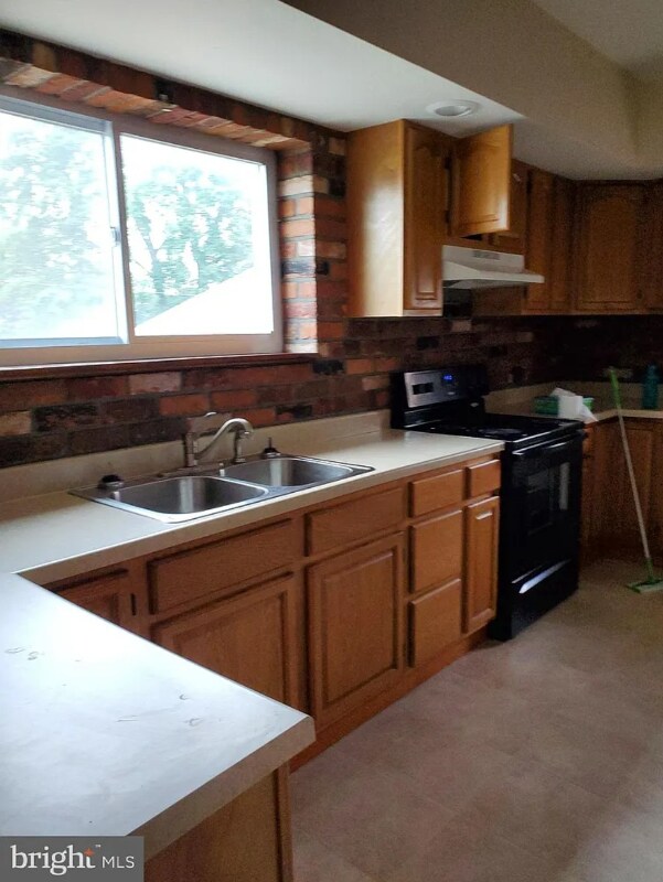 600 N 2nd St, Minersville, PA 17954 - photo 1