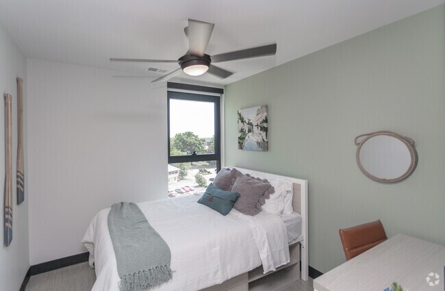 4BR, 3BA - 1233 SF