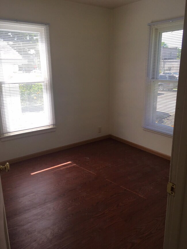 2103 Olive St, Cedar Falls, IA 50613 - photo 6