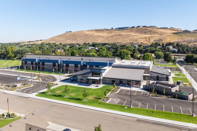 Ridge View Elementary accepts students from the Hansen Park neighborhood.