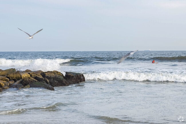 Just 4 miles away from Oceanside lies the Atlantic Ocean in Long Beach.