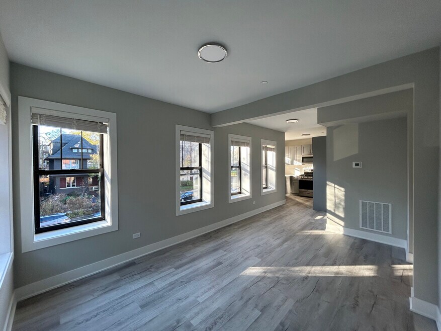 1131 Oak Ave unit 1139-2W, Evanston, IL 60202 - photo 1