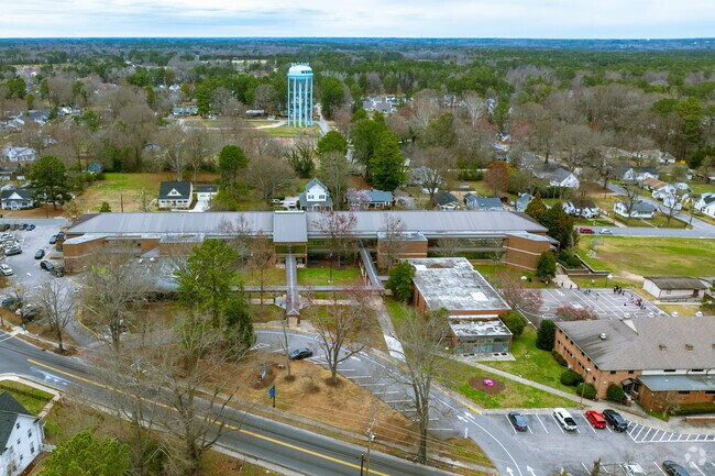 Wendell Elementary in Wendell, NC offers a comprehensive education for students.