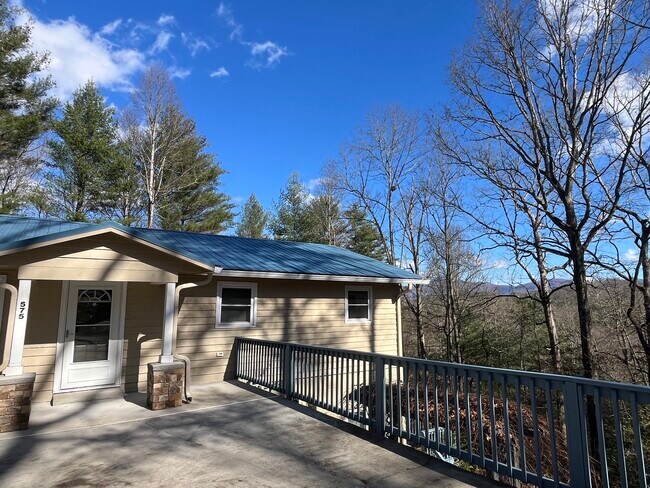 575 Riverview Heights St unit A - 575 Riverview He, Franklin, NC 28734 - photo 3