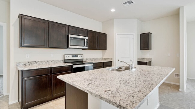 17690 N Piccolo Cir unit 36202152, Maricopa, AZ 85138 - photo 6