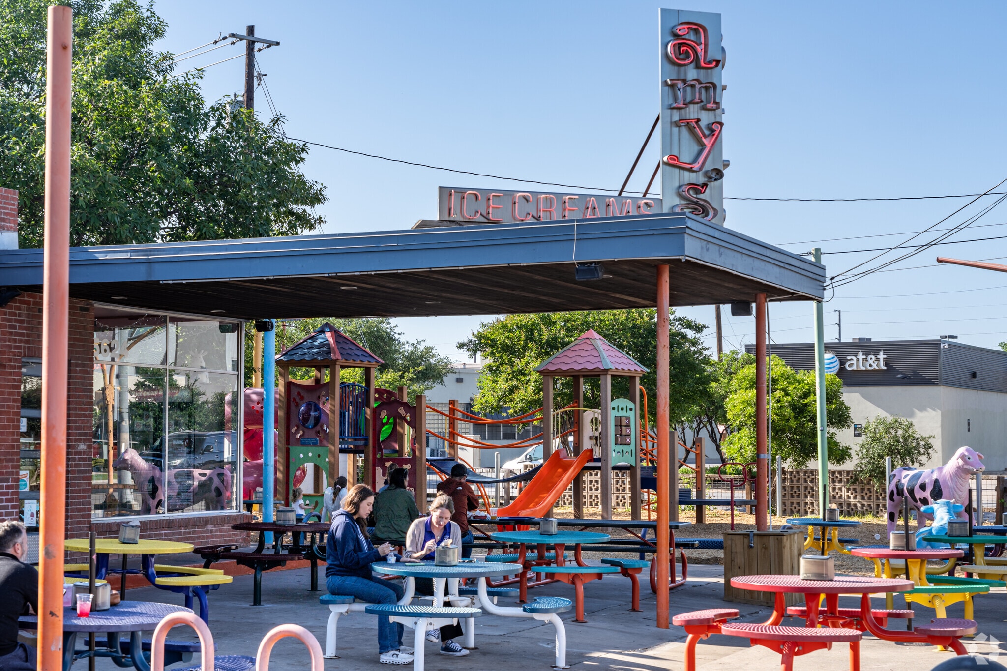 Amy's Ice Cream has plenty of outdoor seating for hot summer days.