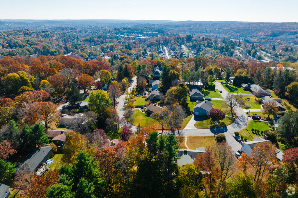 About West Tatnuck | Schools, Demographics, Things to Do - Homes.com