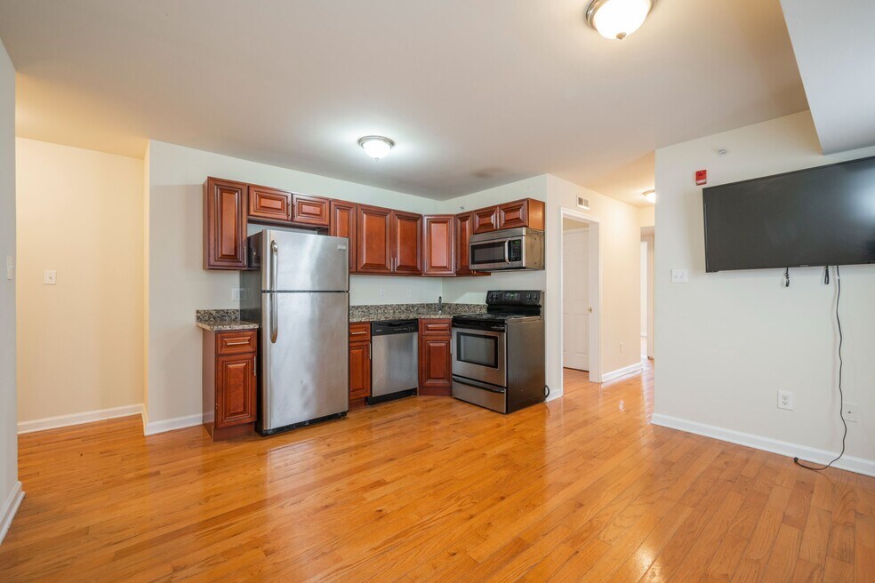 1519 N 16th St unit 34, Philadelphia, PA 19121 - photo 1
