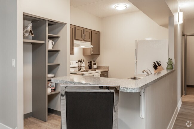 The Village at Gray's Lake Apartments - Des Moines, Des Moines, IA 50321 - photo 5