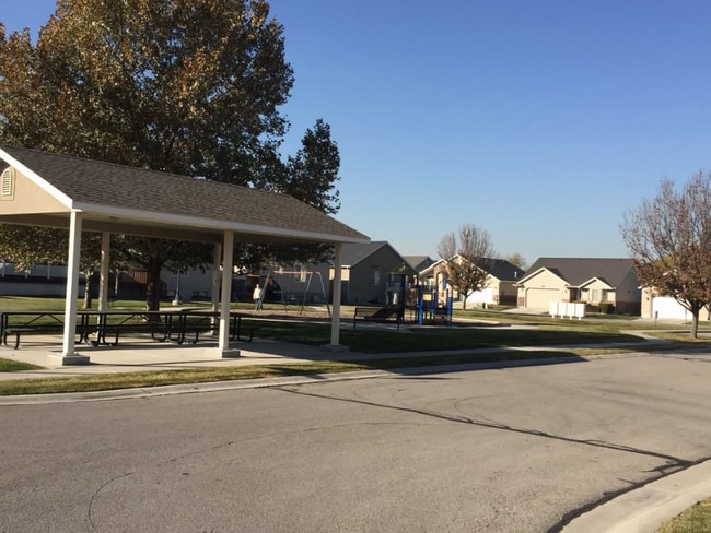 1519 W Turtle Dove Ln, West Jordan, UT 84088 - photo 3