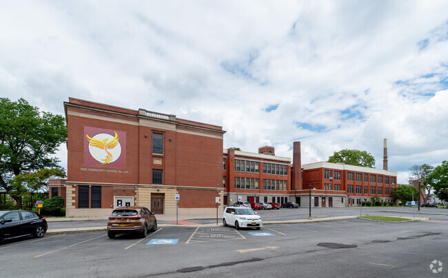 The RISE Community School serves students K-5th grade.