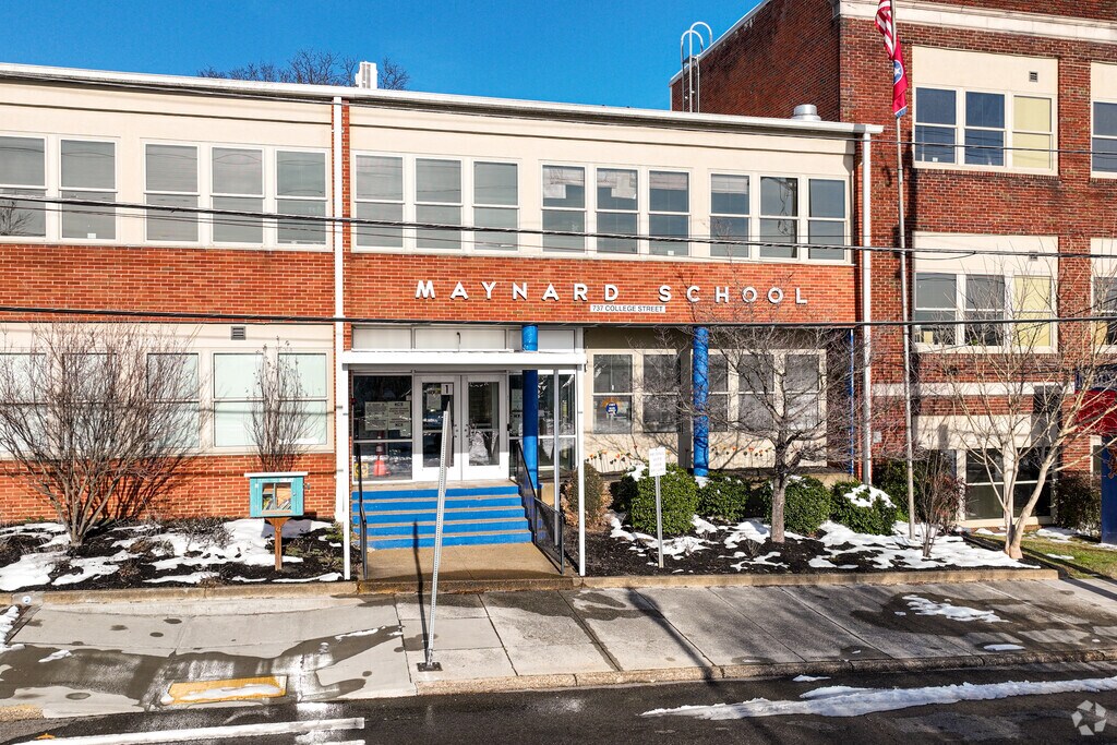 Maynard School received a grade of C+ from Niche.