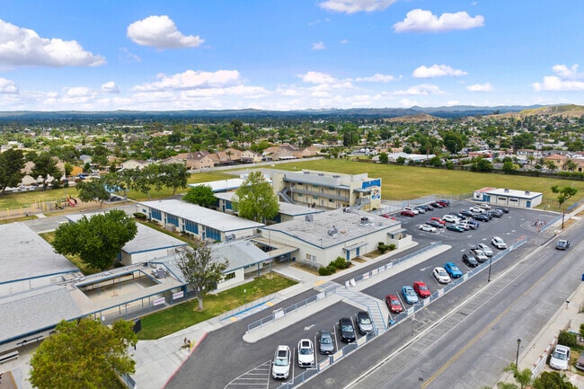 Discover the vibrant learning Community at Arlanza Elementary School in Riverside.