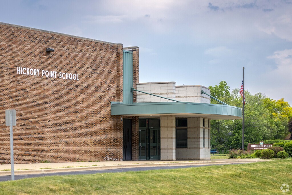 Hickory Point Elementary School in Northbrook