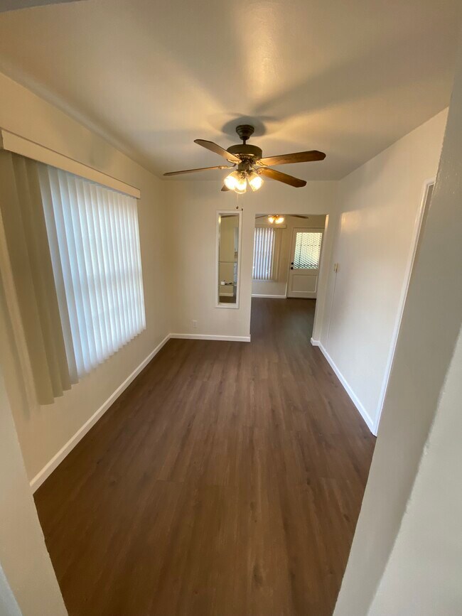 1924 E Poinsettia St unit 1, Long Beach, CA 90805 - photo 3