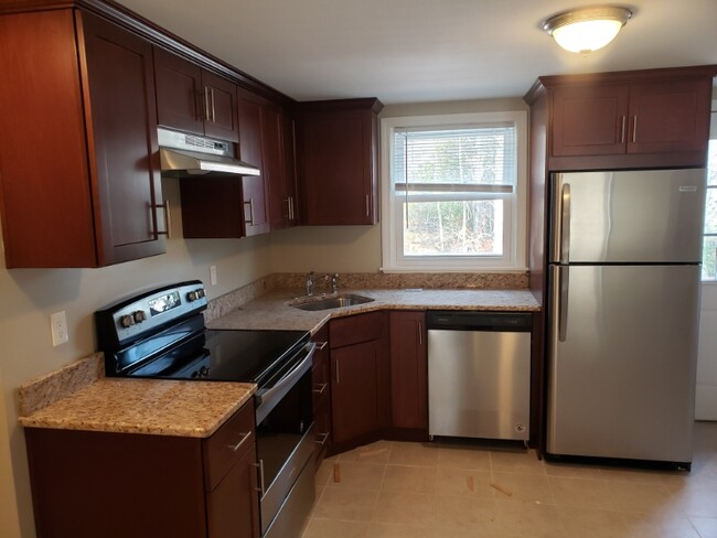 84 E Grove St unit B, Middleboro, MA 02346 - photo 2