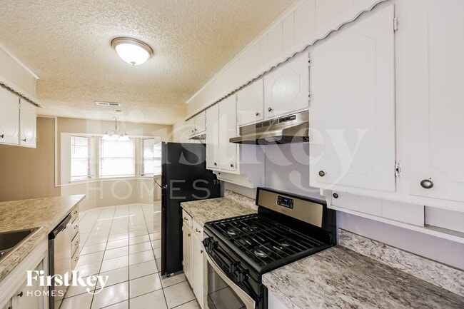 813 Rose St, Crowley, TX 76036 - photo 7