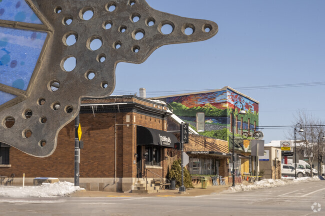 Downtown Onalaska sits right near the lake, and hosts several quality restaurants and shops.