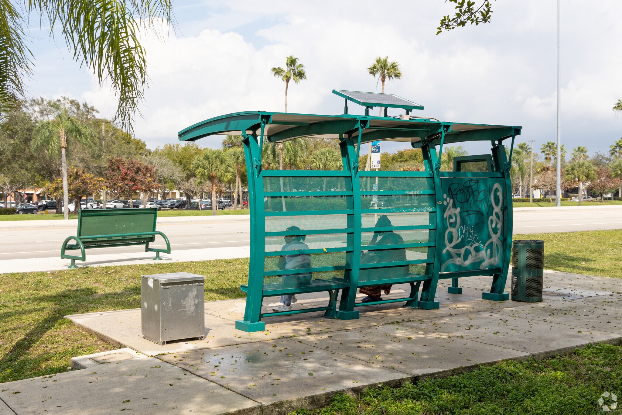 Public transportation is available in Silver lakes.