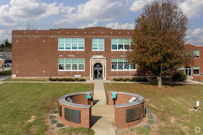 Georgetown Elementary School is a highly rated, public school located in Georgetown, IN.
