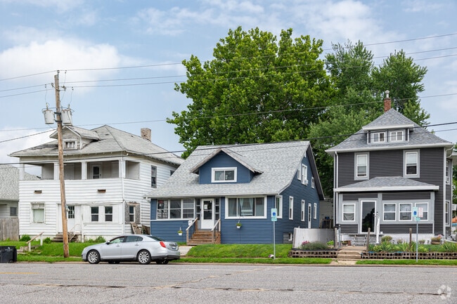 Douglas Park homes are offered in a variety of styles and sizes.