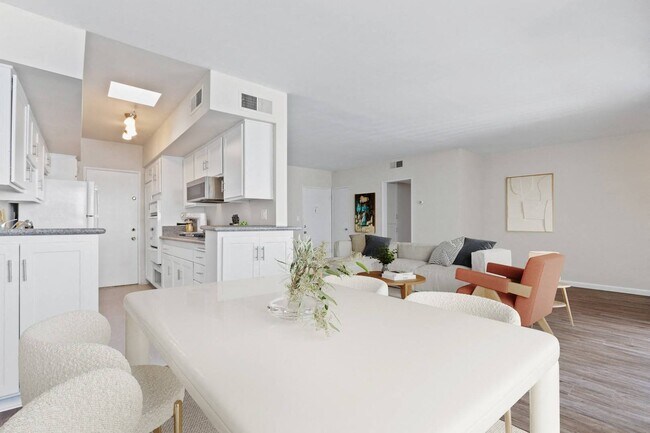 Sherholt, Los Angeles, CA 90048 - photo 2