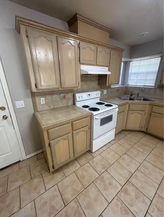 3829 W Faith Hill St unit 4, Edinburg, TX 78541 - photo 4