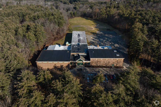 Hale Middle School offers a public education to its students.