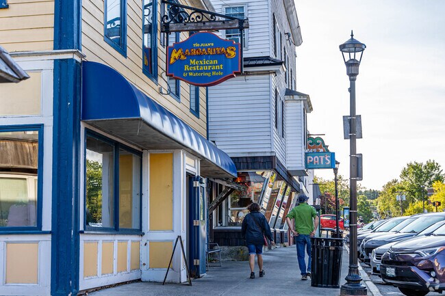 A town next to Veazie, residents have Orono with many shopping and dining options.