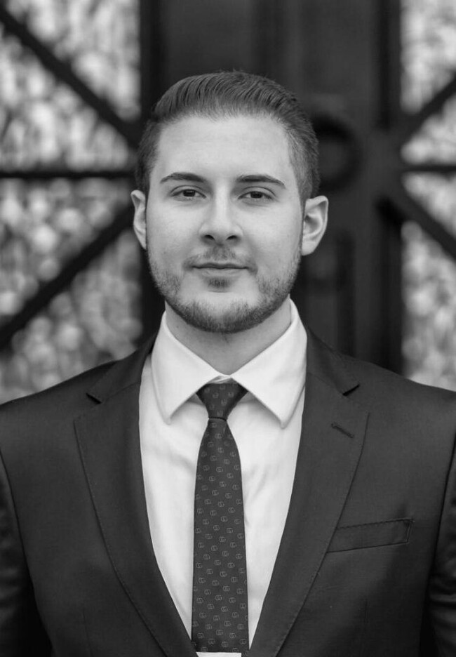 Agent Photo