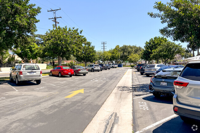 Raymond Elementary belongs to the Fullerton School District.