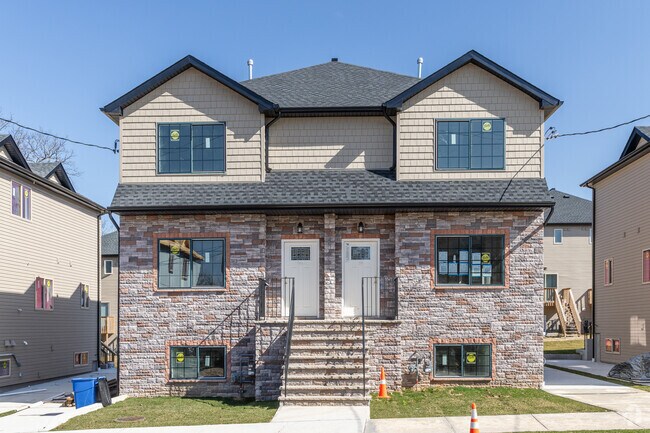New construction on Monahan Ave in New Springville.