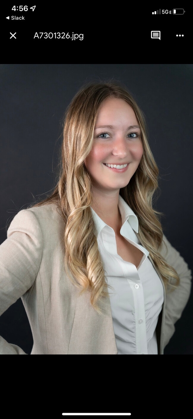 Agent Photo