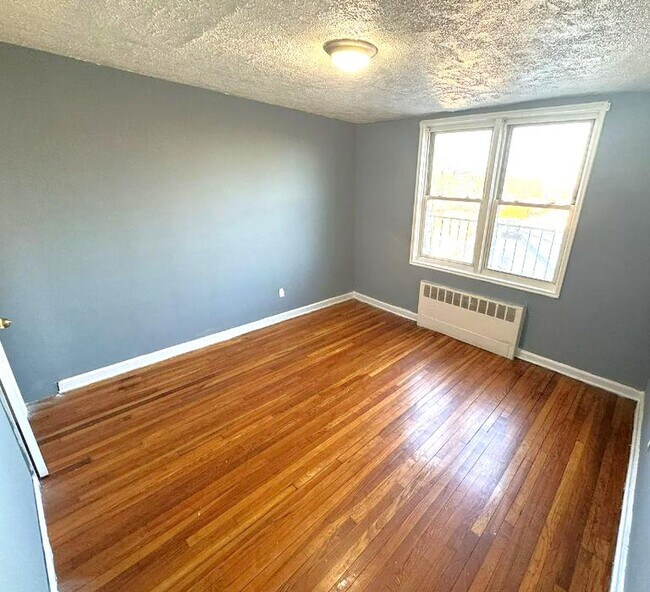 103 Chancellor Ave unit B12,, Newark, NJ 07112 - photo 4