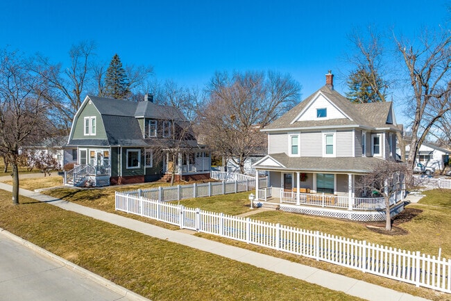 From historic to modern, Adel homes suit all kinds of styles or needs.