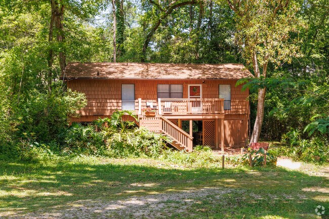 Custom quaint cottages can be found tucked away in wooded lots throughout Governor's Square.