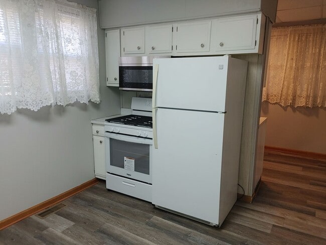 2317 Broad St unit . 1, Parkersburg, WV 26101 - photo 6