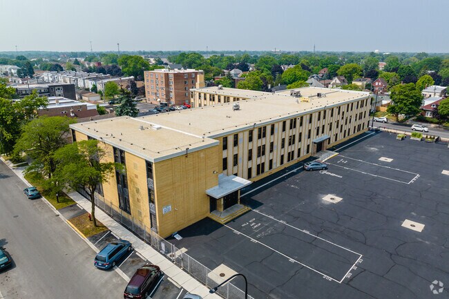 Goodwin Elementary School has a student-teacher ratio of 12 to 1.