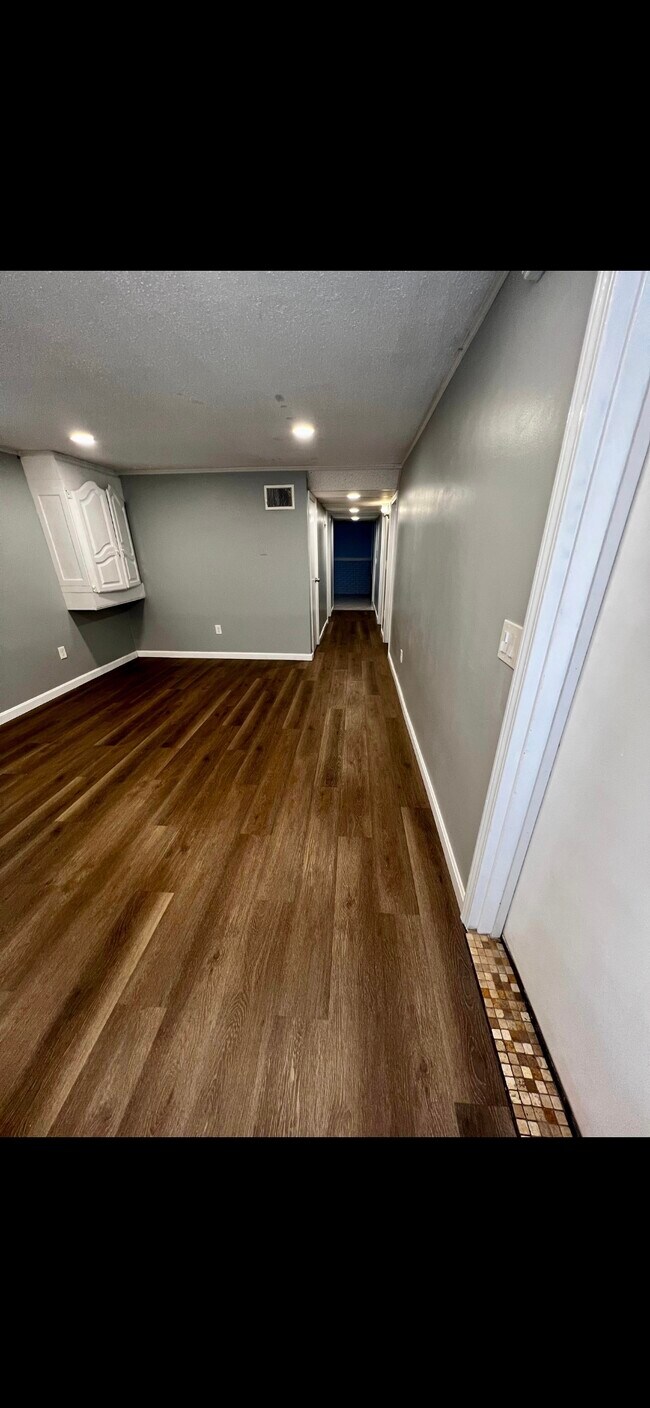 6 1/2 Floyd Rd unit B, Derry, NH 03038 - photo 6