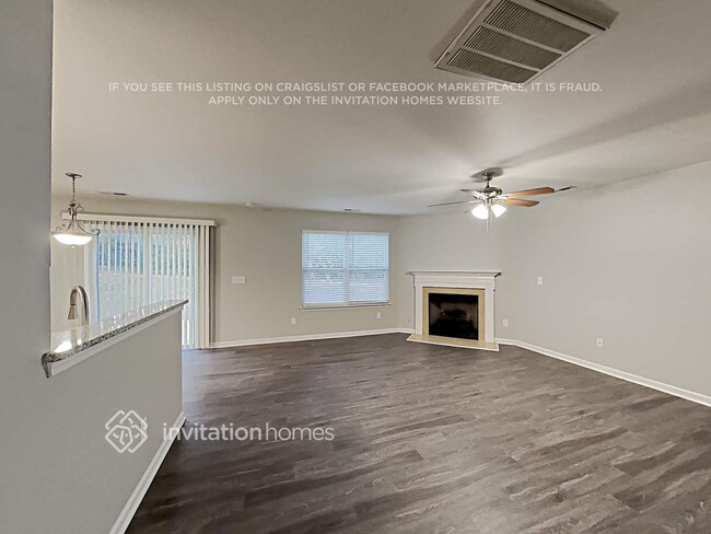 1215 Pinehaven Ct, Charlotte, NC 28215 - photo 4