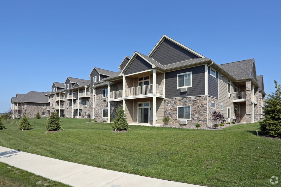 Skyline Towers, Kenosha, WI 53158 - photo 1