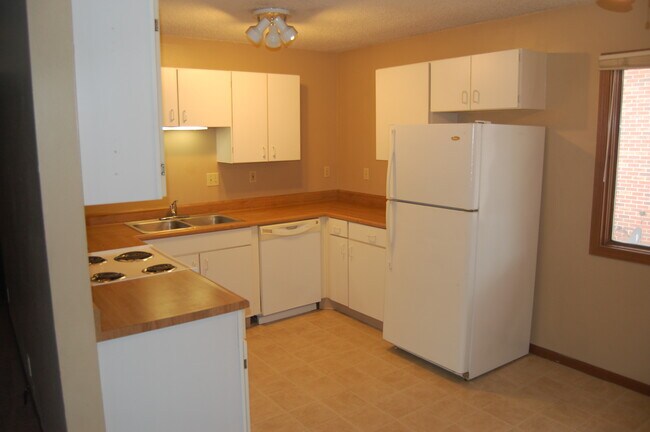 4945 Walker Ave unit 3, Lincoln, NE 68504 - photo 7