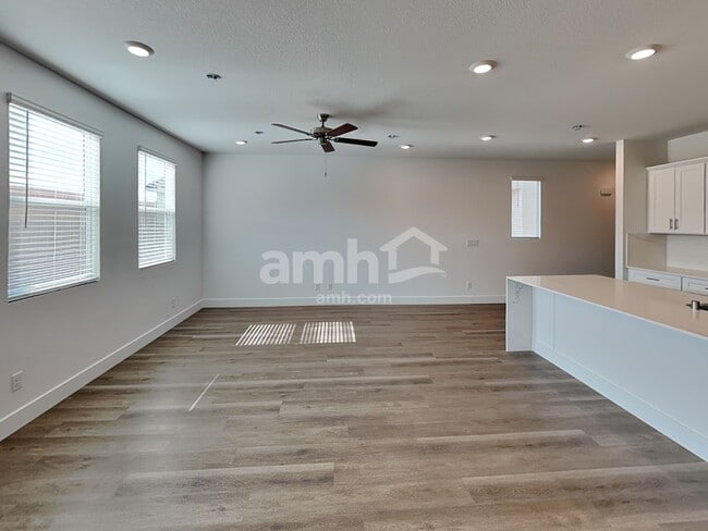 10021 Potomac St, Commerce City, CO 80022 - photo 6