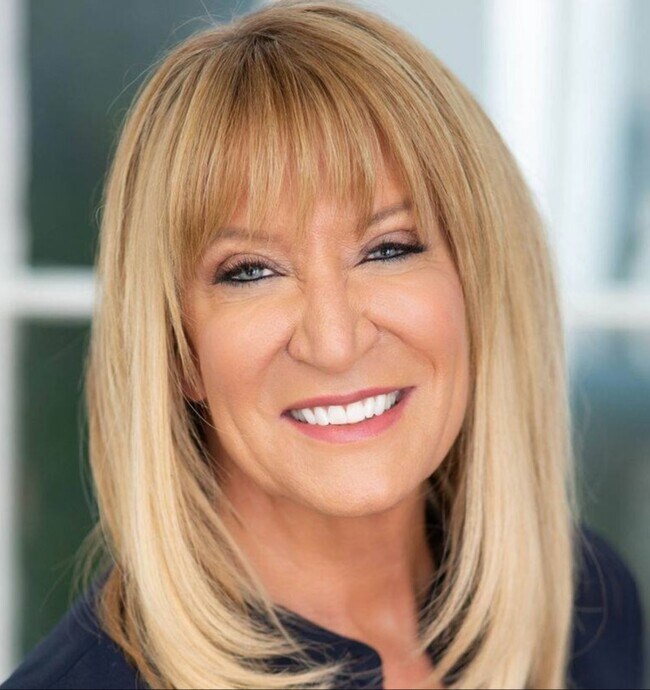 Kim Douglas